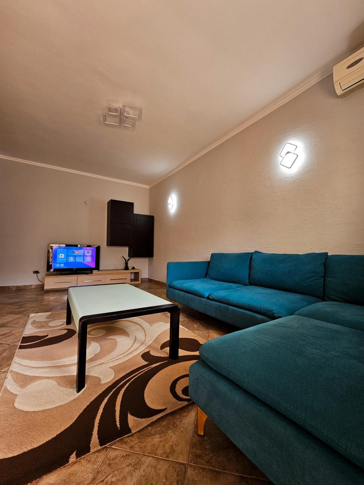 Elly Apartment Durres Exterior photo